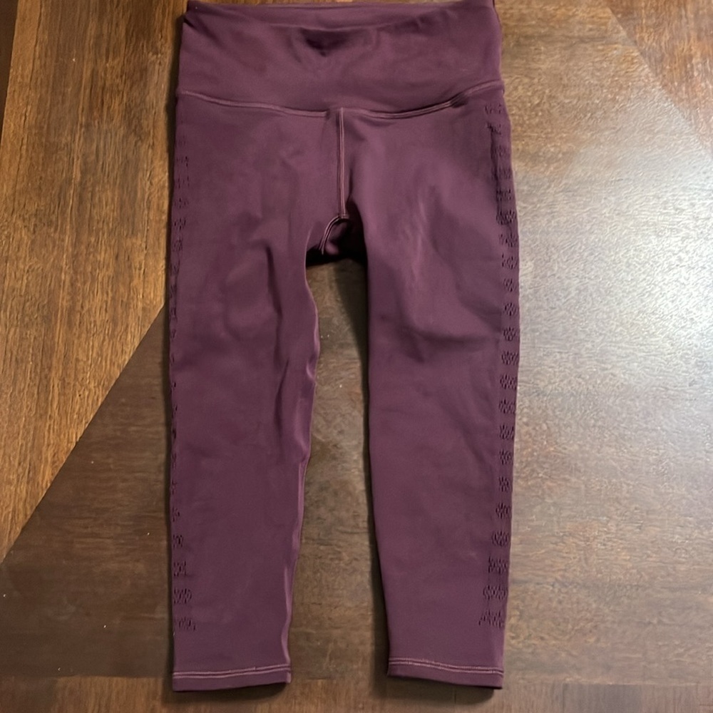 Lululemon Reveal Crop (Stripes 17")
Dark Adobe - Picture 8 of 8